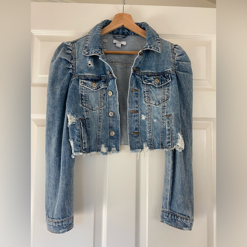 Forever 21 Light Blue Cropped Denim Jacket / Small Size